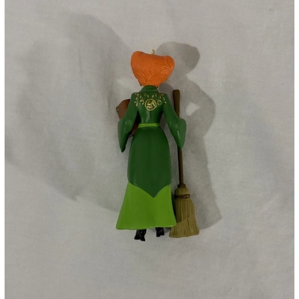 Hallmark 2021 Disney Hocus‎ Pocus Winifred Sanderson Ornament